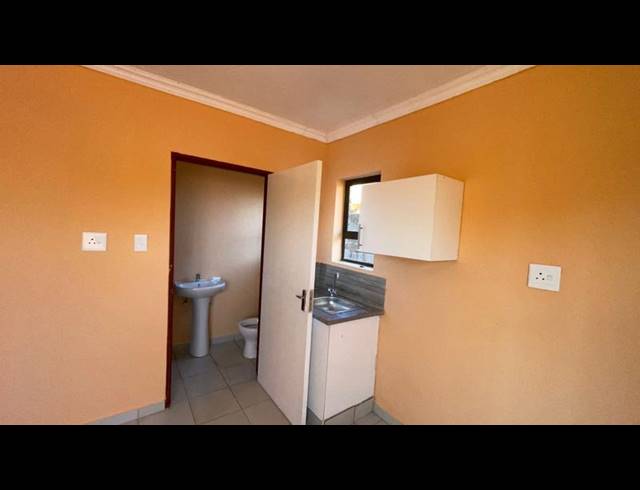 1 BEDROOM PROPERTY TO RENT IN PROTEA GLEN EXT